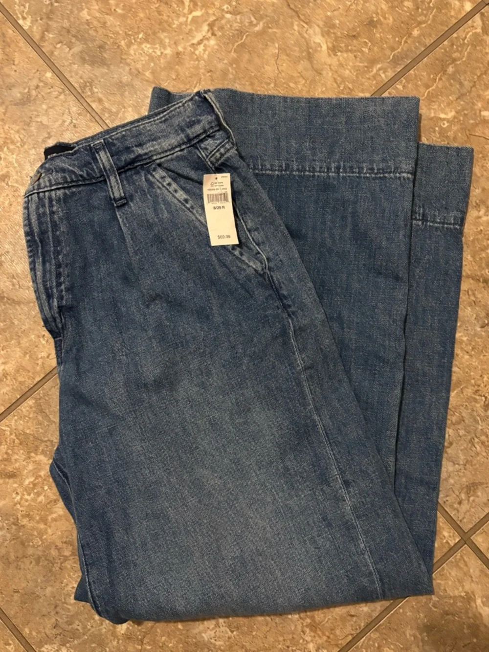 NWT GAP High Rise Pleated Wide Leg Jeans Sz 8 - Picture 2 of 4